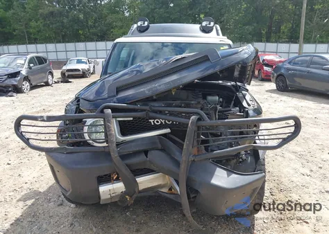 2012 Toyota Fj Cruiser z USA, uszkodzony, nr VIN JTEBU4BF5CK127191